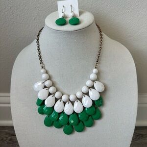 Green and White Layered Necklace set